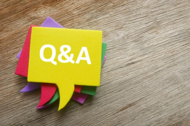 黄色い吹き出しに白い文字でQ&A
