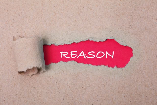 めくられた紙の中に書かれたresonの文字