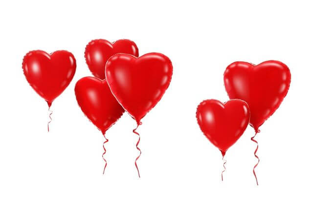 浮かんでいるハートの風船